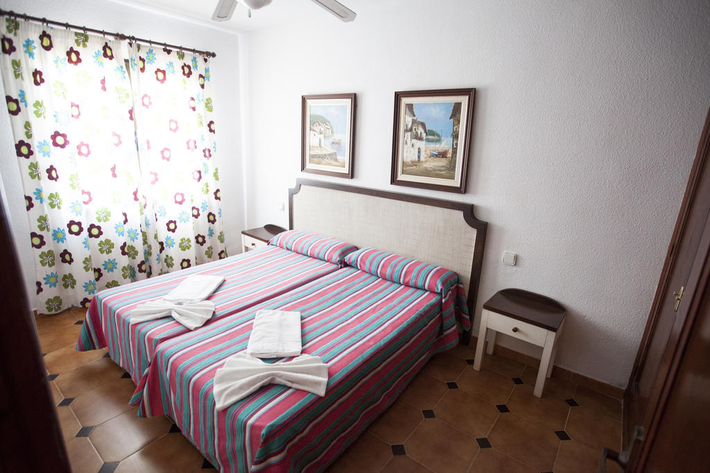 Bahia Park Hotel Cala En Porter  Екстериор снимка